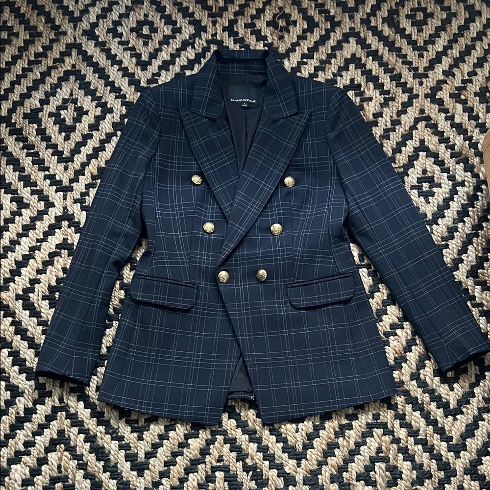 Banana Republic Navy Plaid Double-Breasted Blazer – Size 2 (Excellent Condition)